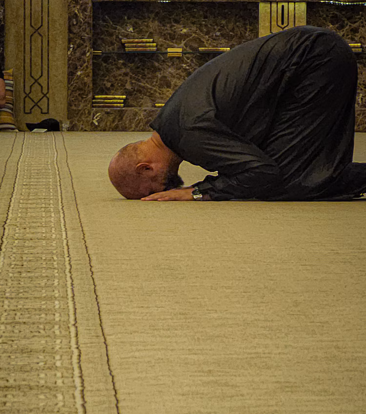 Learning the practice and meaning of Islamic prayer